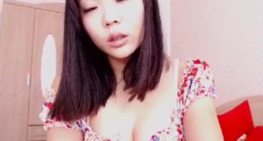LeenaQ video thumbnail