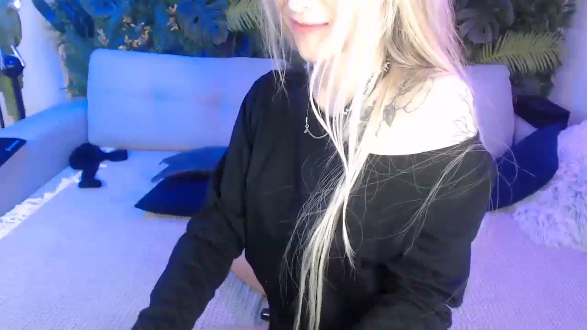 Horny_Blond video thumbnail
