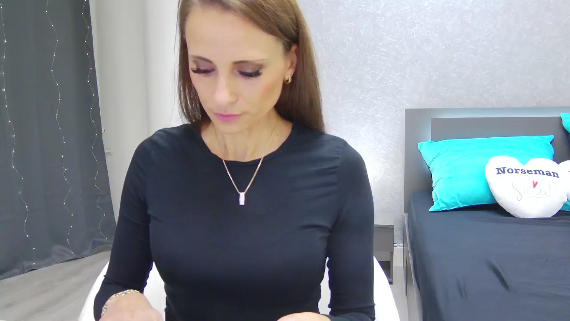 CuteSisi video thumbnail