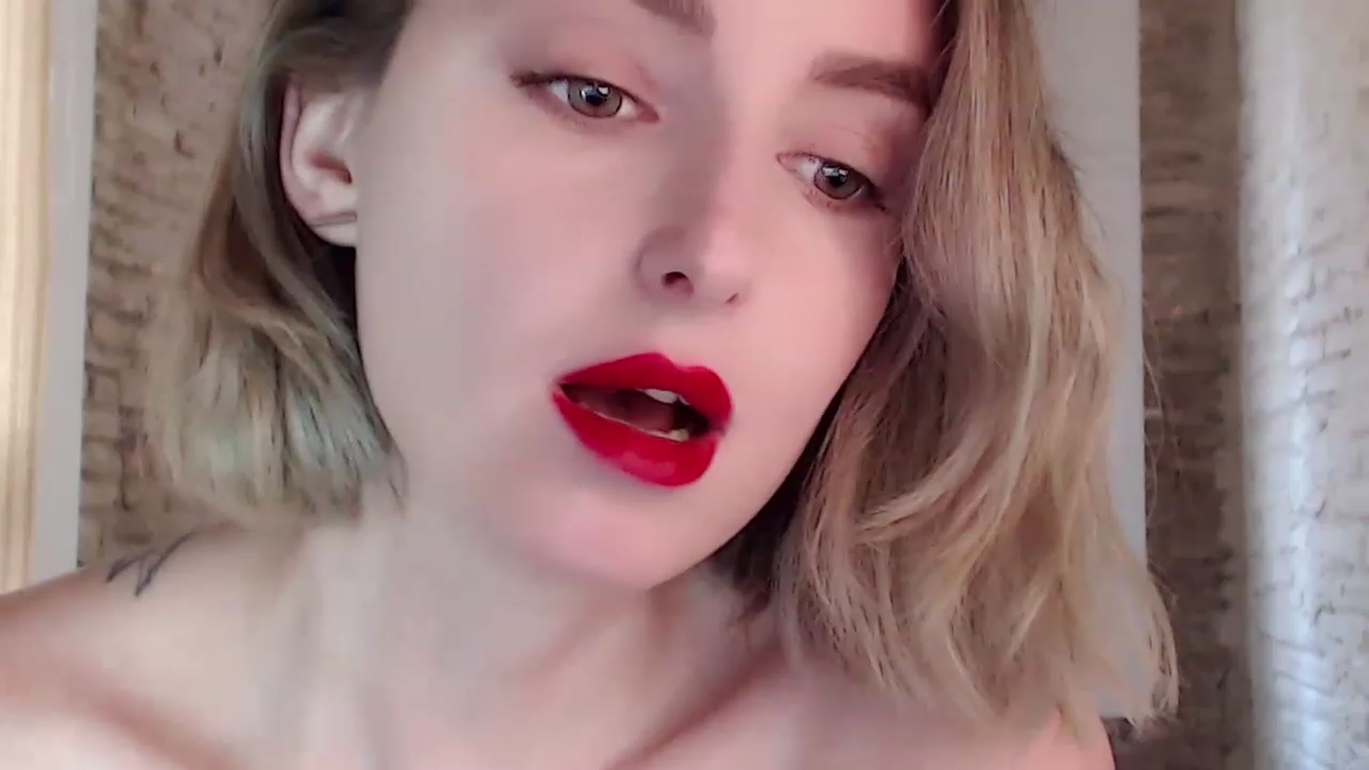 Red_Lips_Girl video thumbnail
