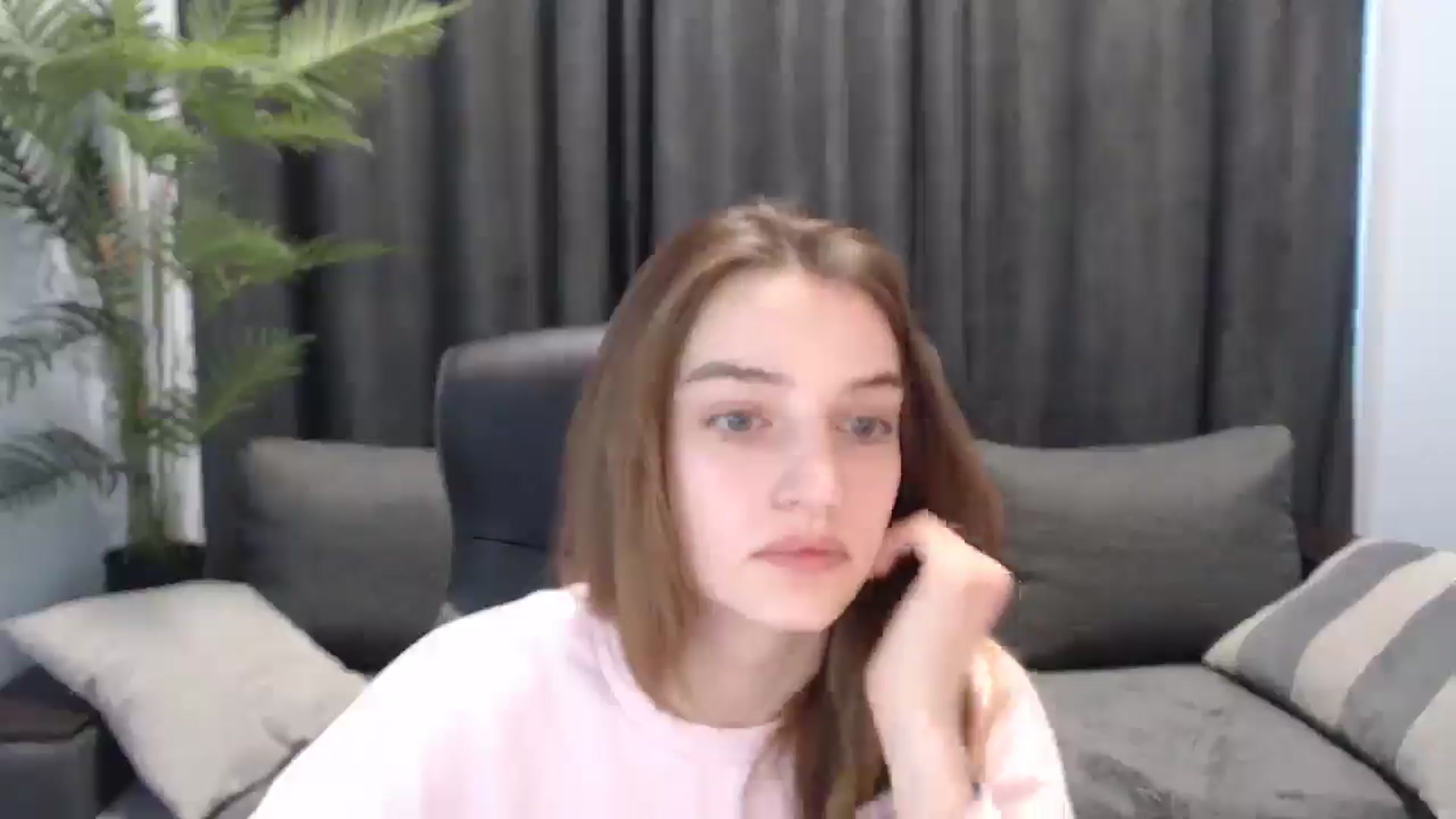 LaraMinx video thumbnail