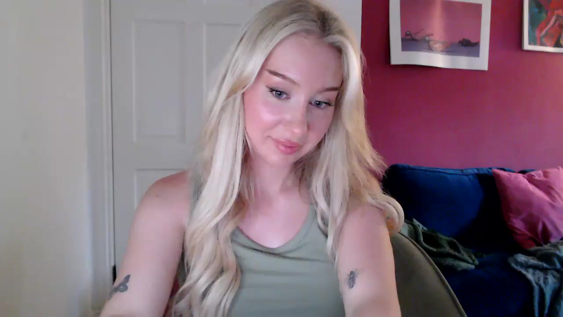PetiteAvax video thumbnail