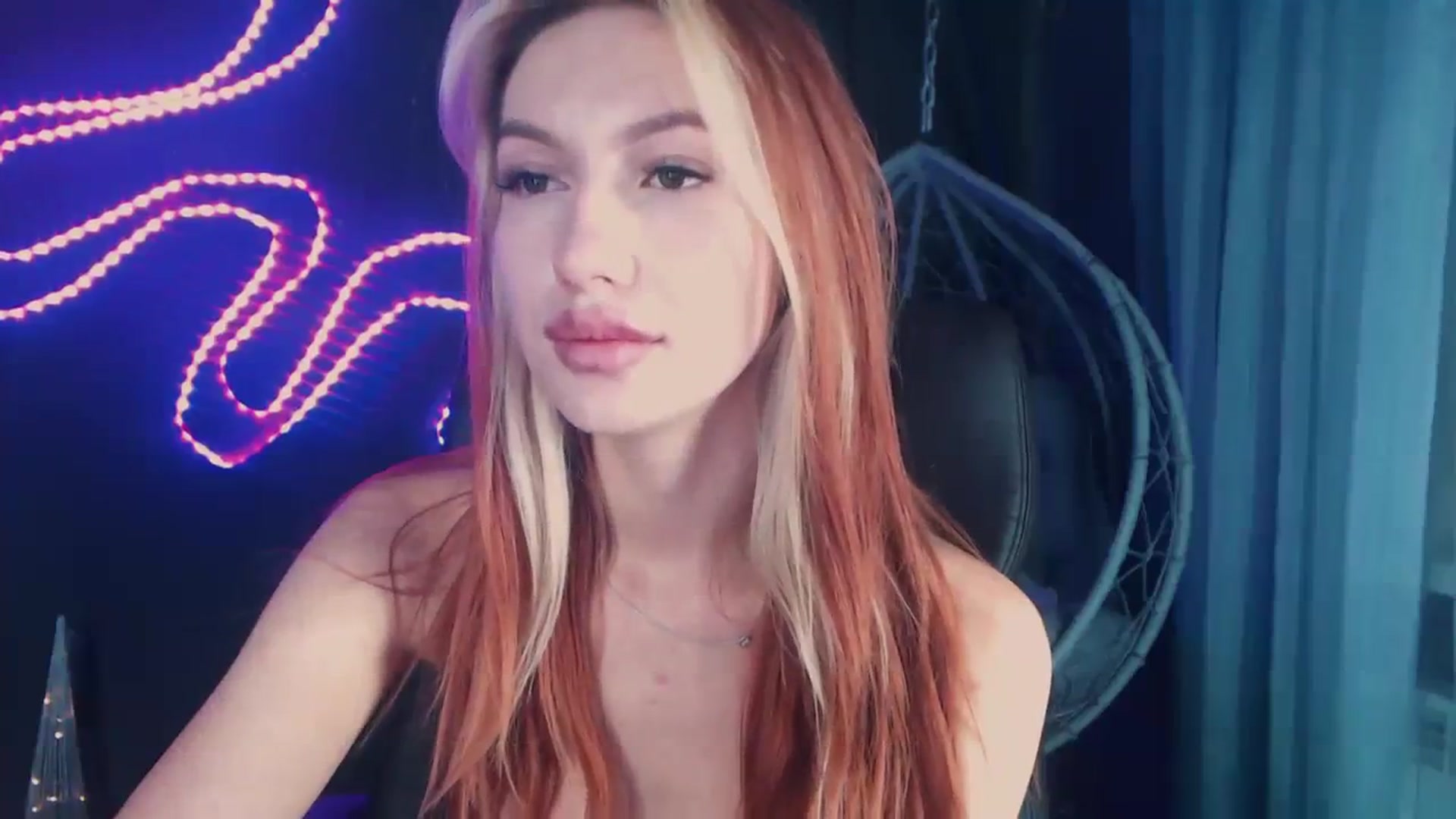 LovelyGin video thumbnail