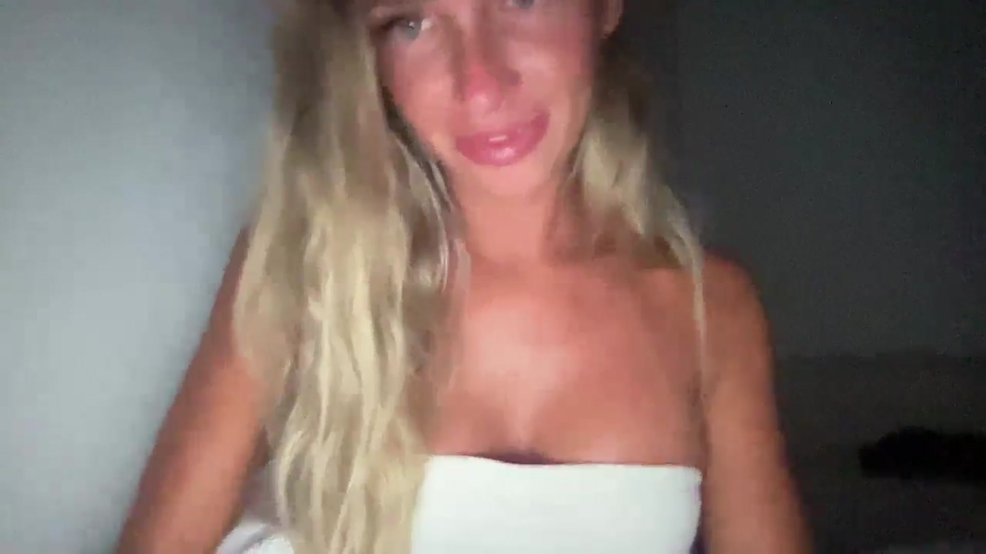 Sophiaamay video thumbnail
