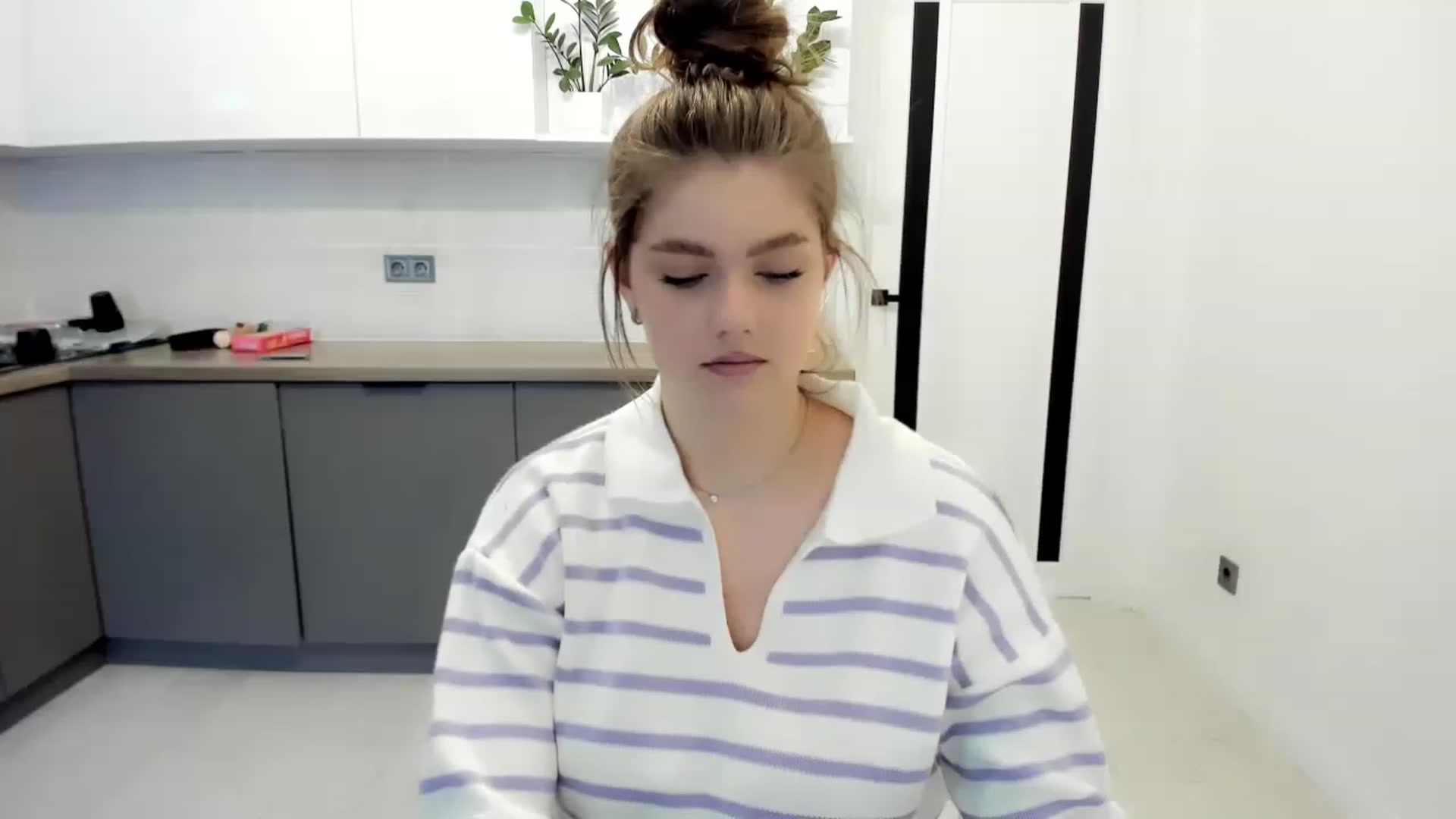 VickiVong video thumbnail