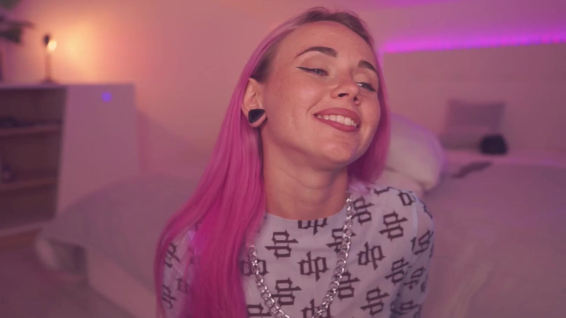 Sarah_Pink video thumbnail