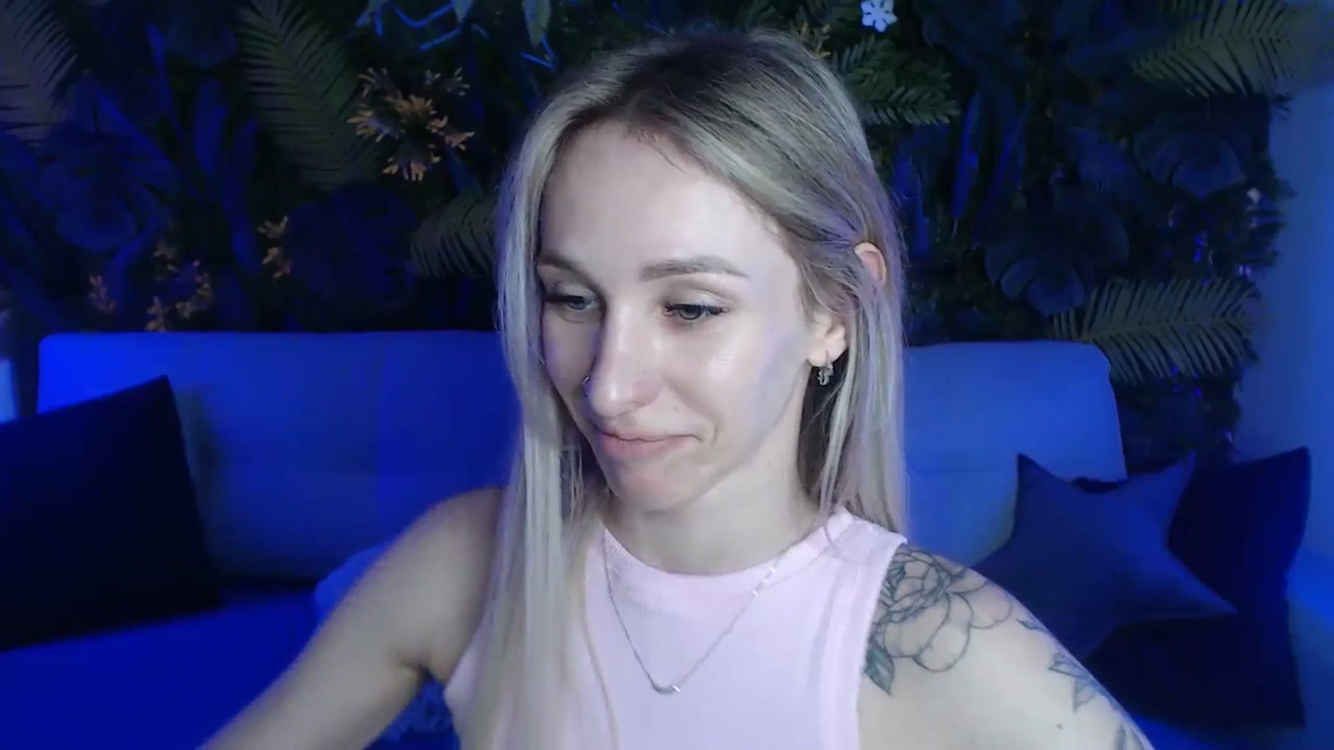 Horny_Blond video thumbnail