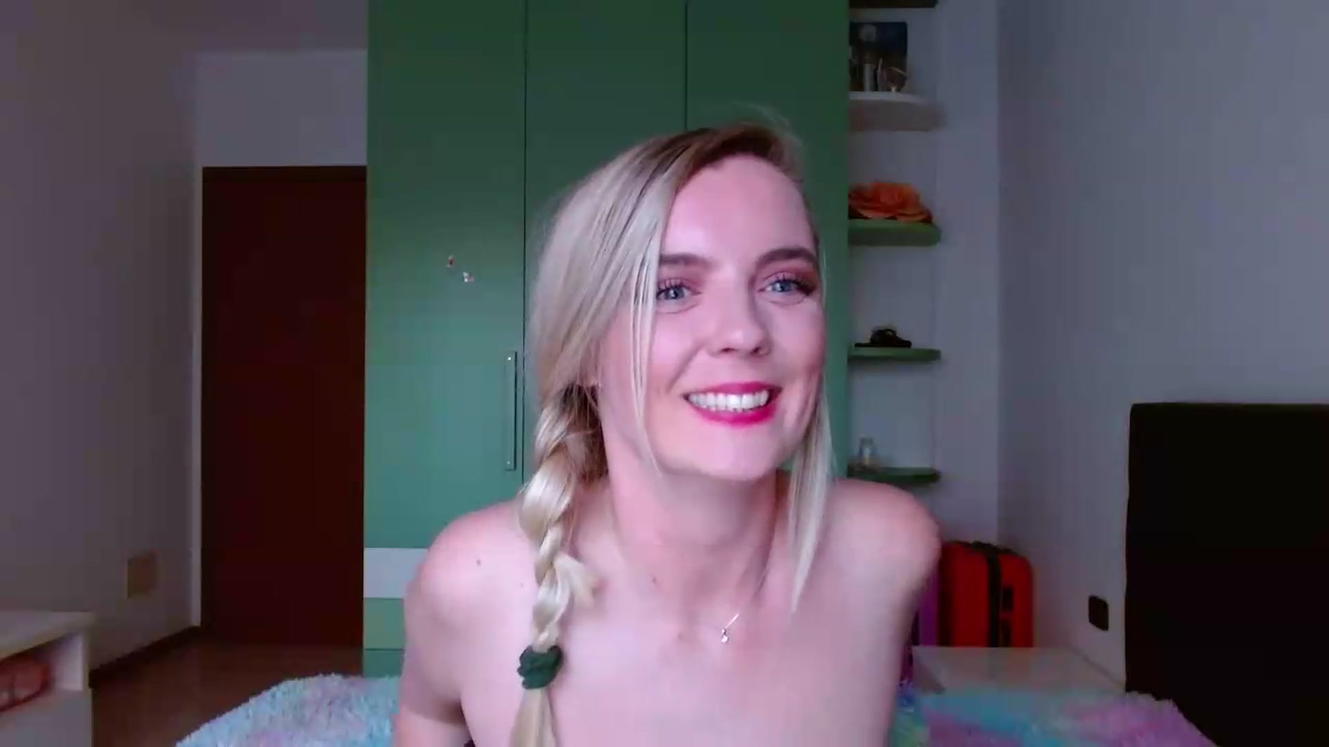 MissAura video thumbnail