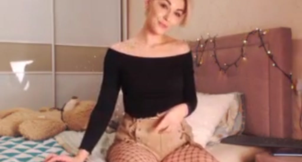 NellyBee video thumbnail