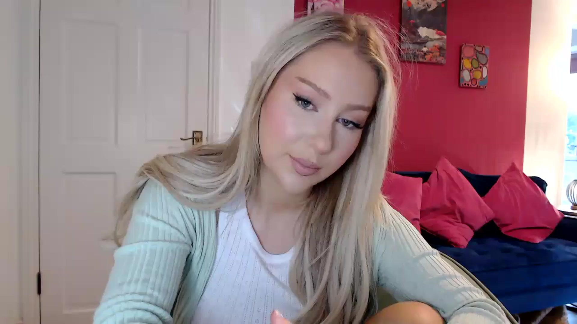 PetiteAvax video thumbnail