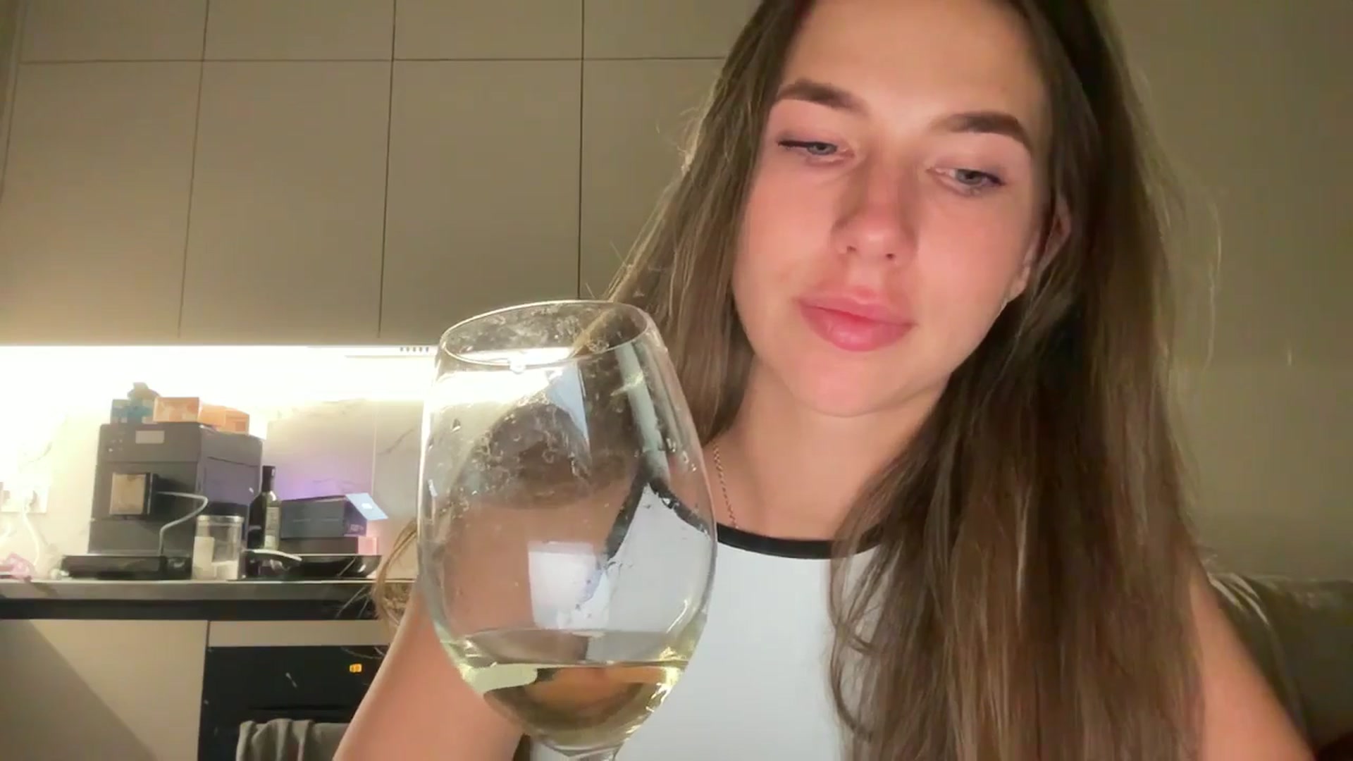 kissfreeze video thumbnail
