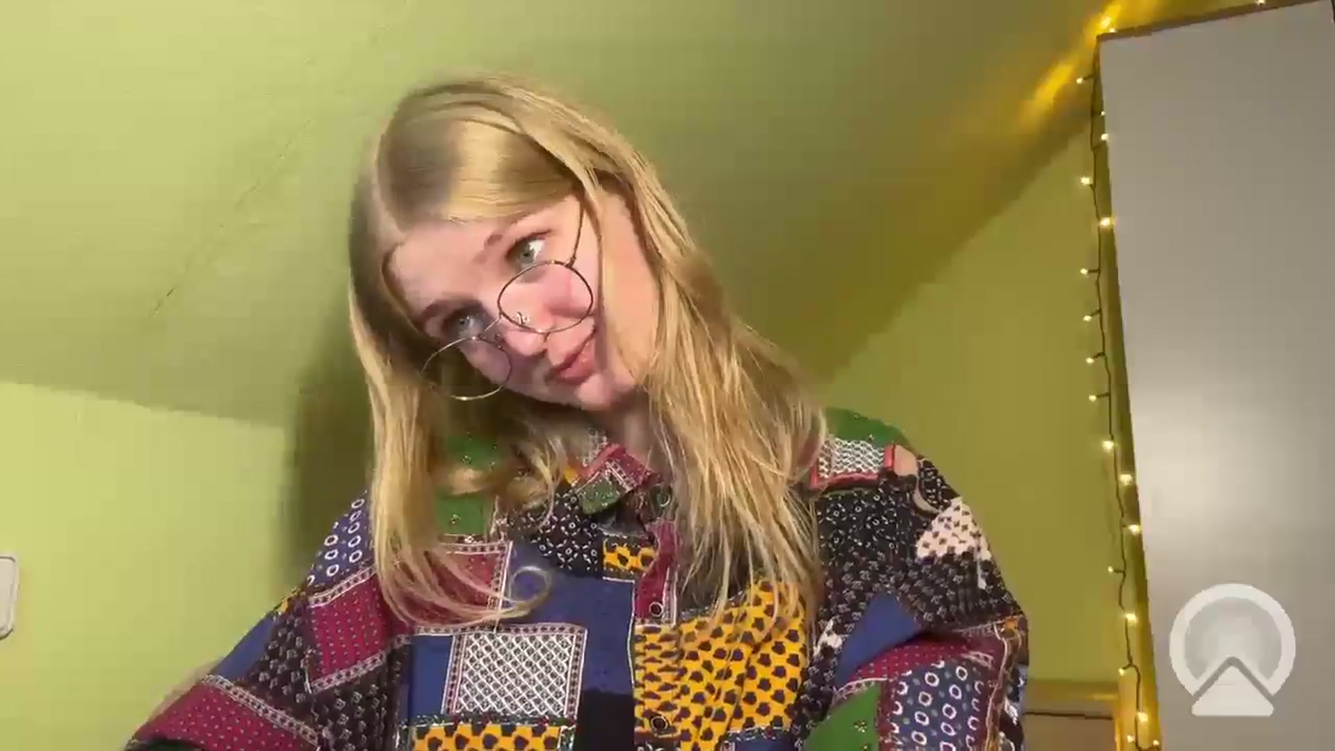 BlondeVixen_A video thumbnail