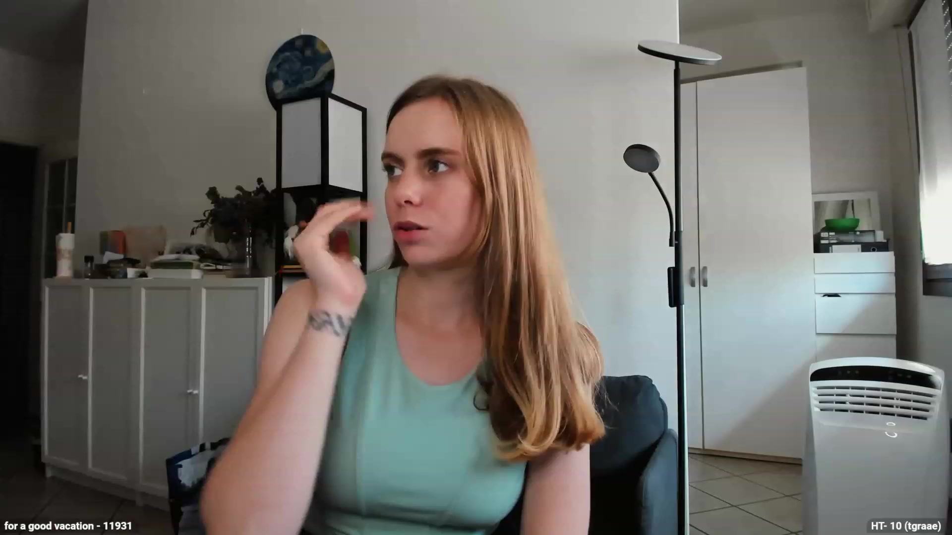 Personage video thumbnail