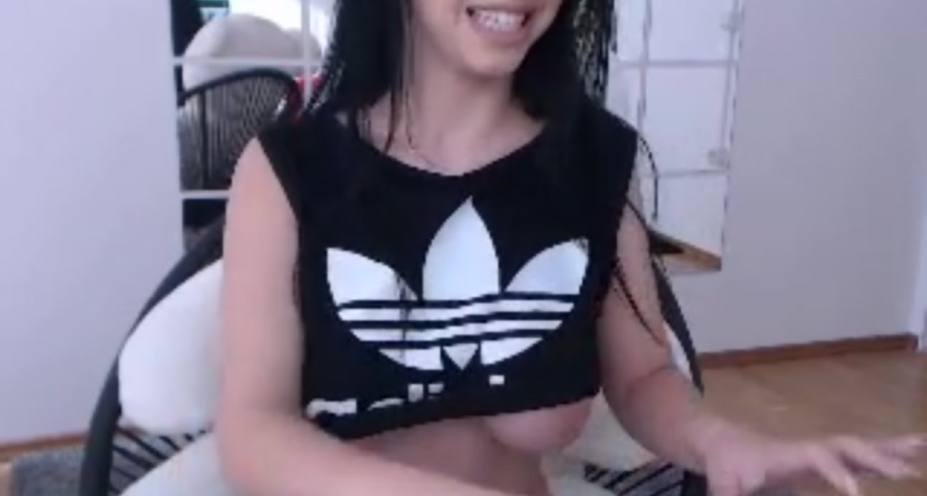 TinyKissable video thumbnail