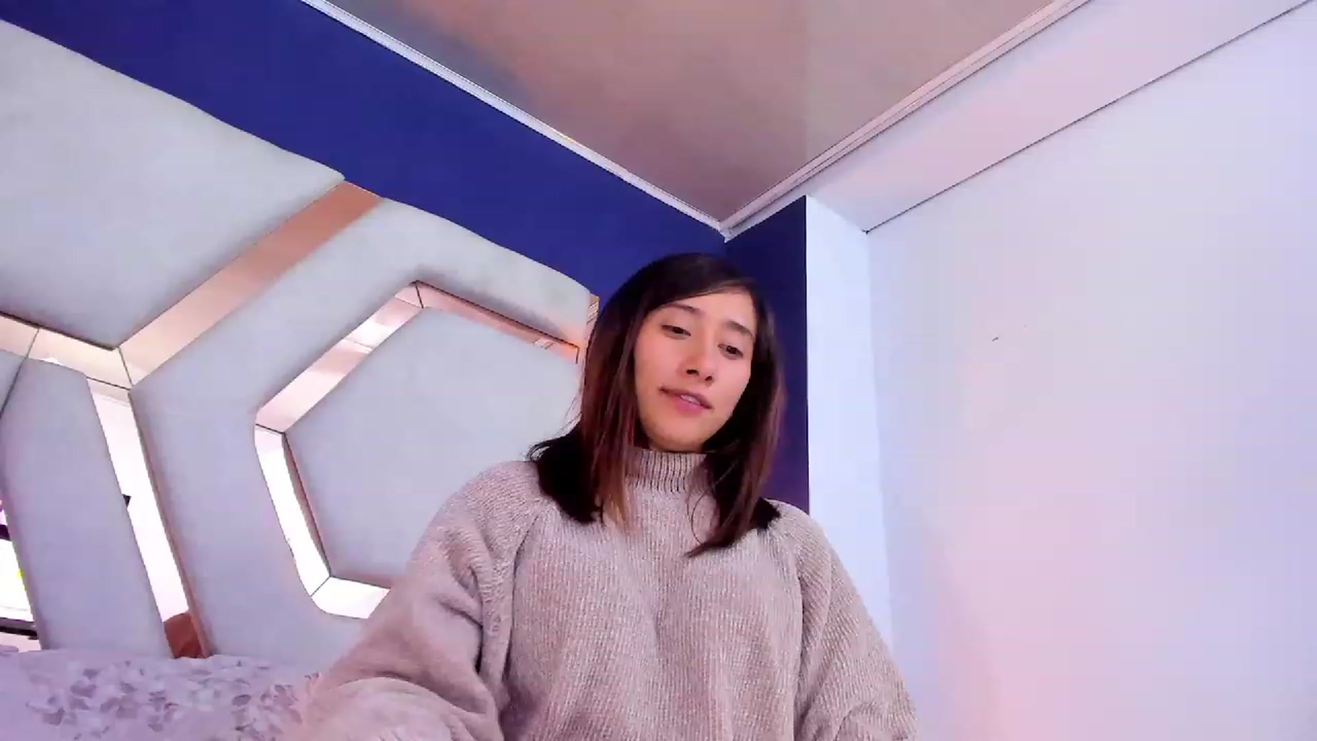 Anniesclub video thumbnail