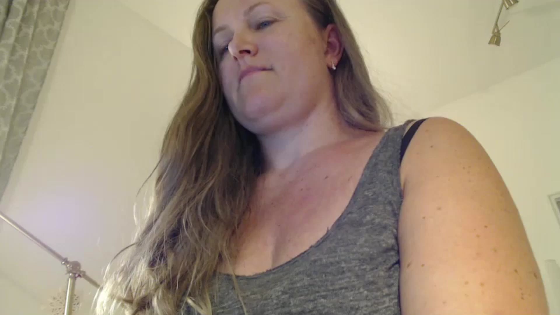 JustLily video thumbnail