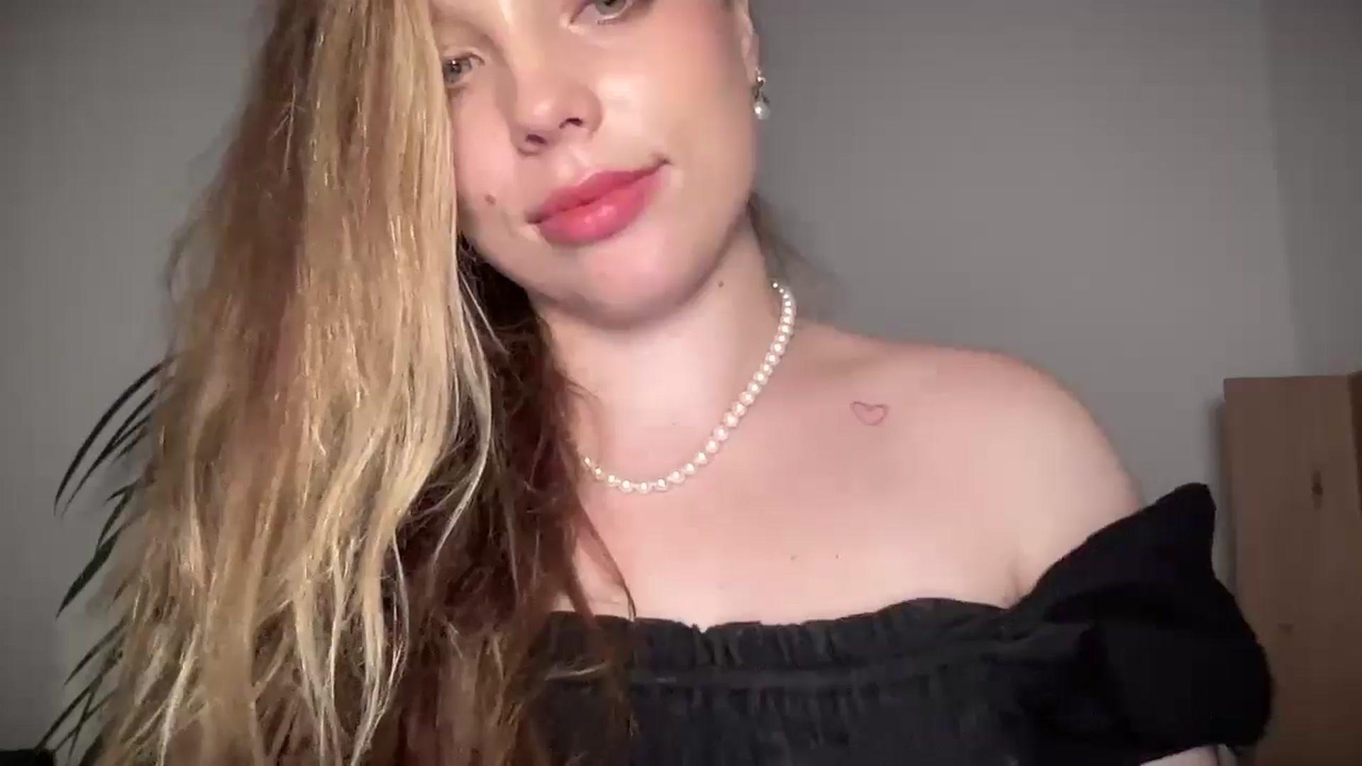SabrinaGolden video thumbnail