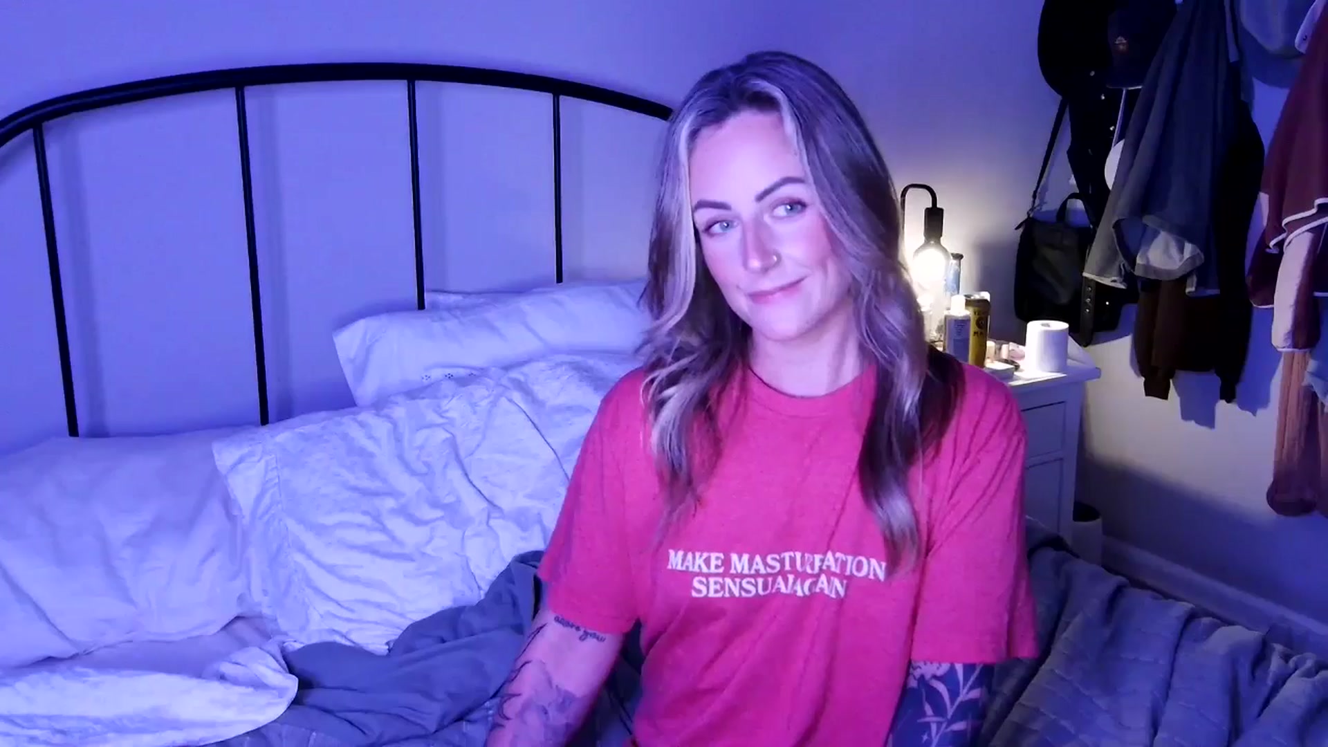 Lena_bee video thumbnail