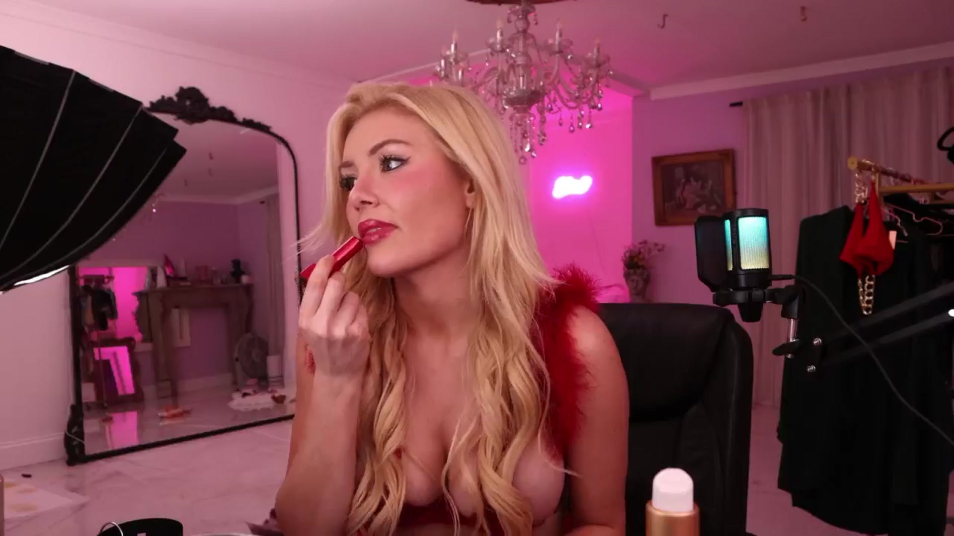 Elainaa video thumbnail