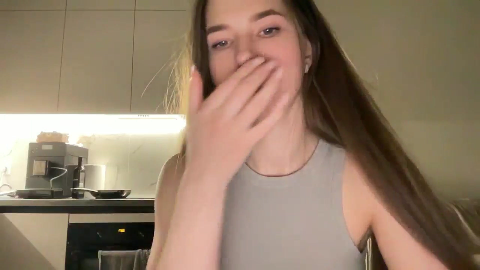 kissfreeze video thumbnail