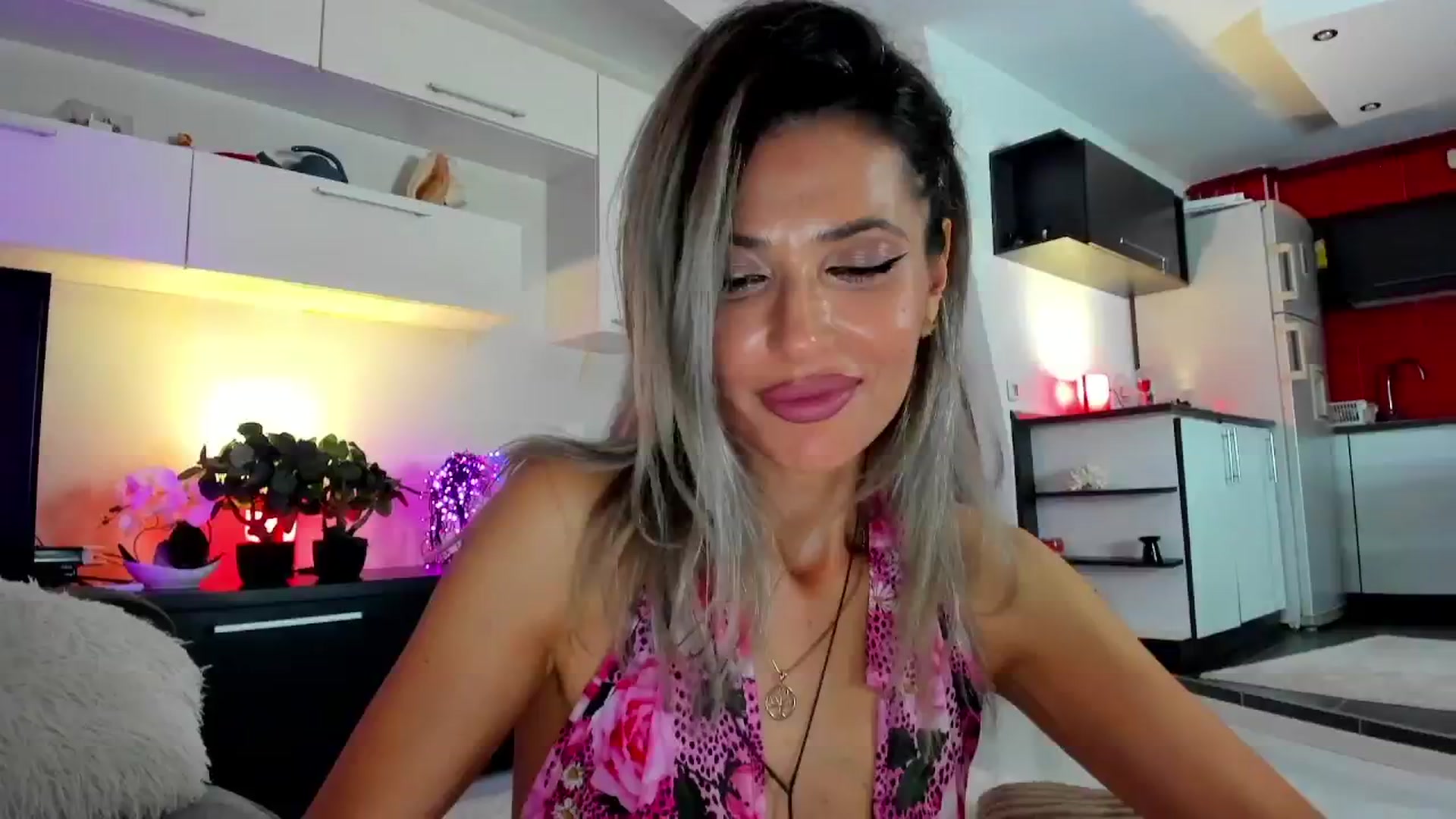 SmileyTinaa video thumbnail