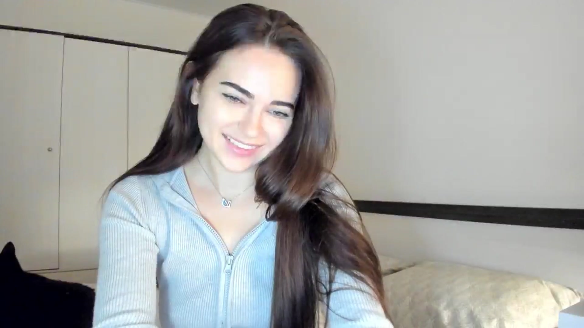 BeeTheQueen video thumbnail