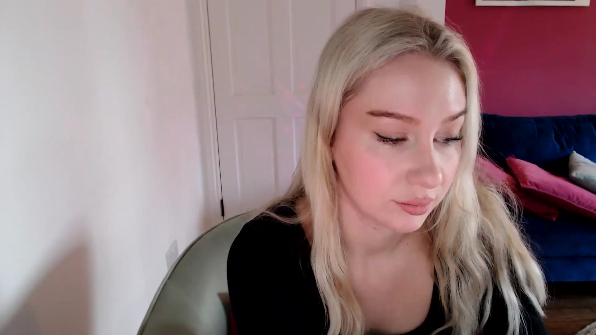 PetiteAvax video thumbnail
