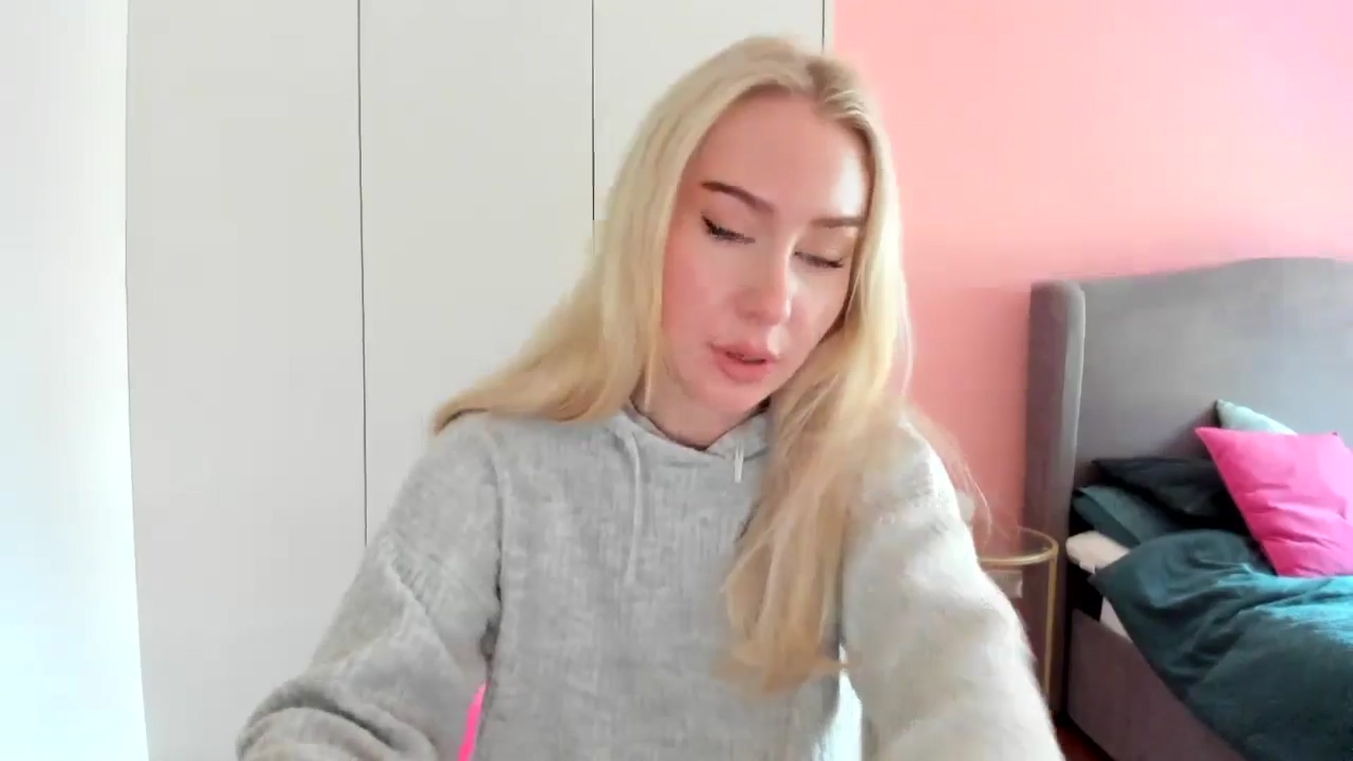 PetiteAvax video thumbnail
