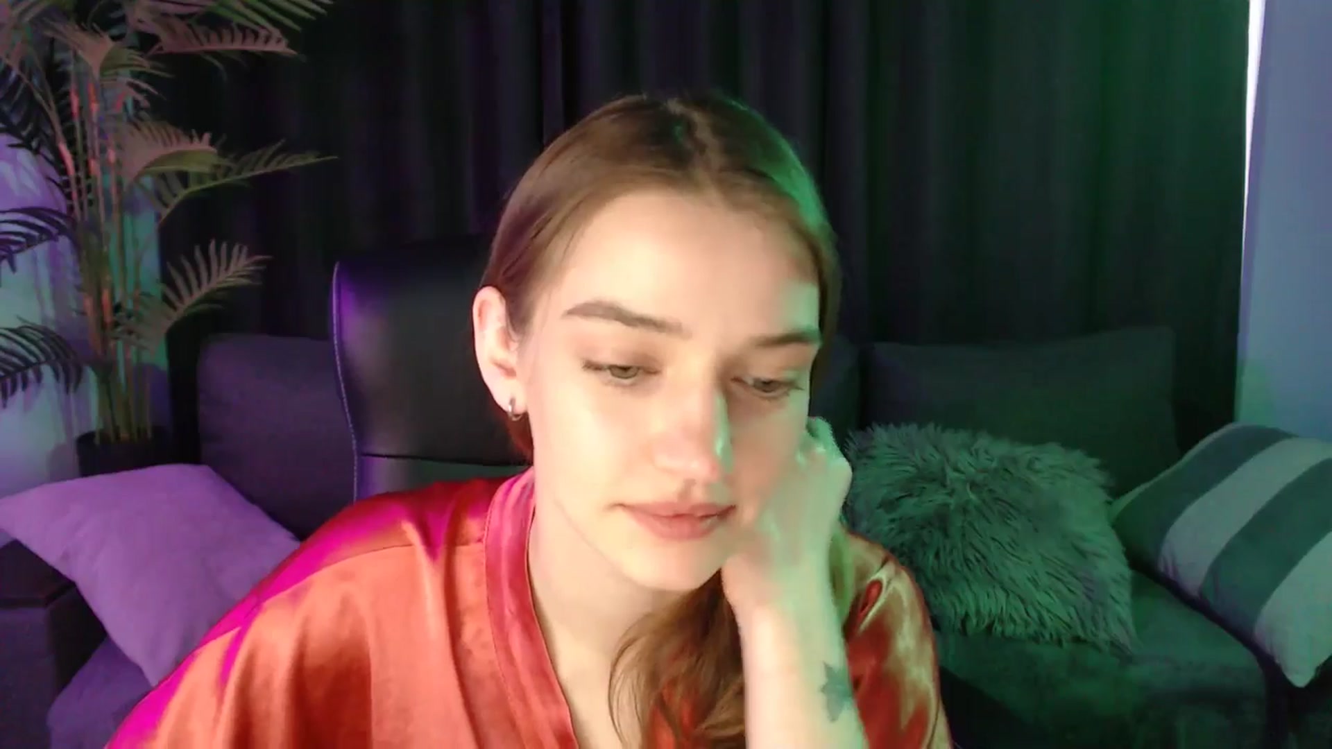 LaraMinx video thumbnail