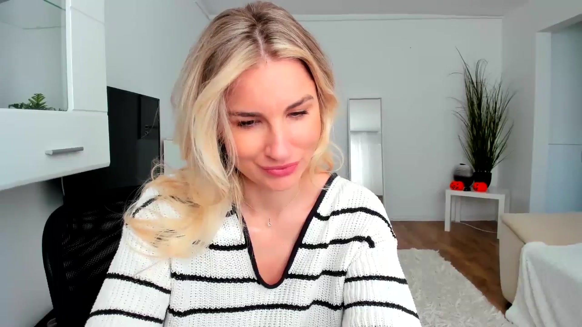 AlyMiss video thumbnail