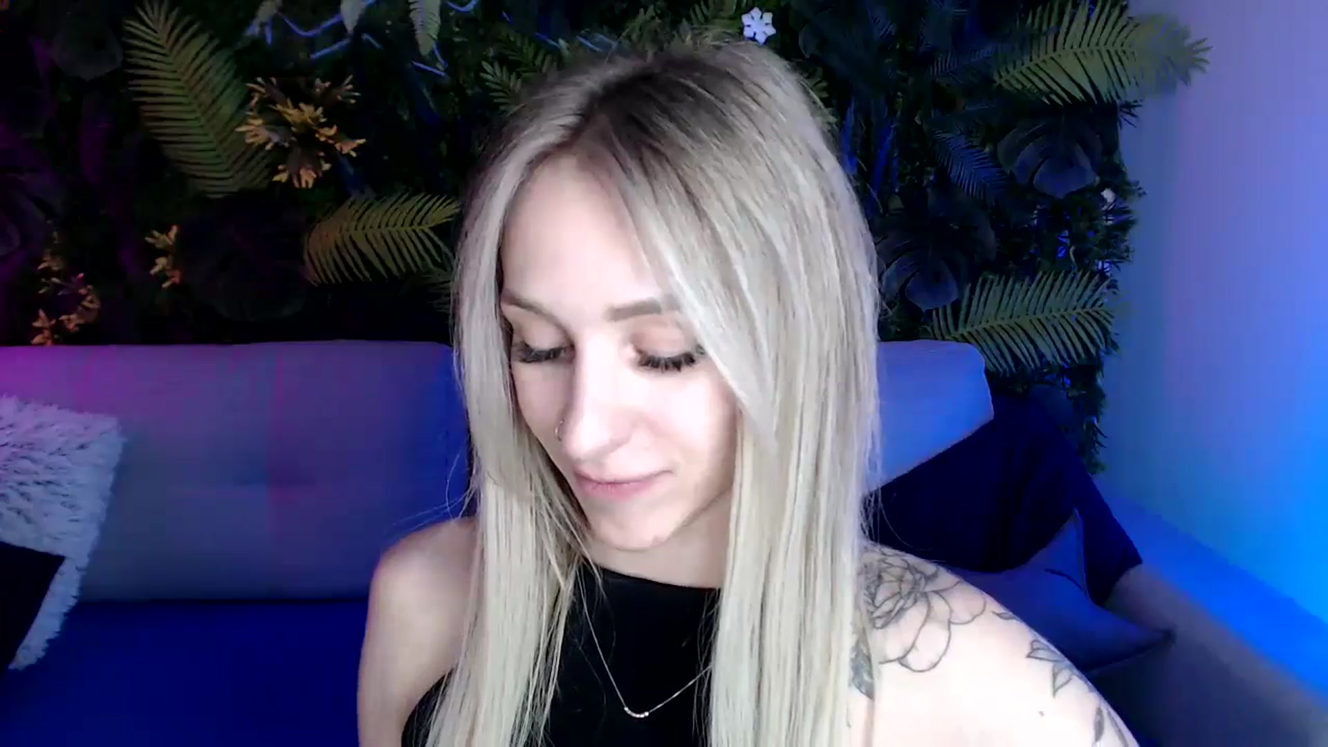 Horny_Blond video thumbnail