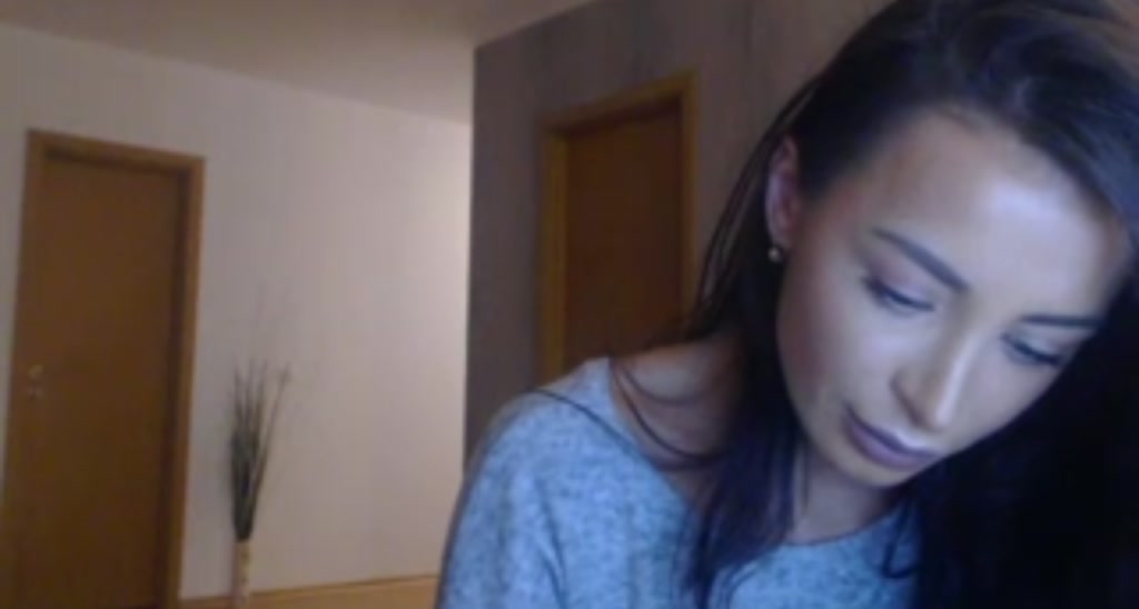 QUEEN2daKING video thumbnail