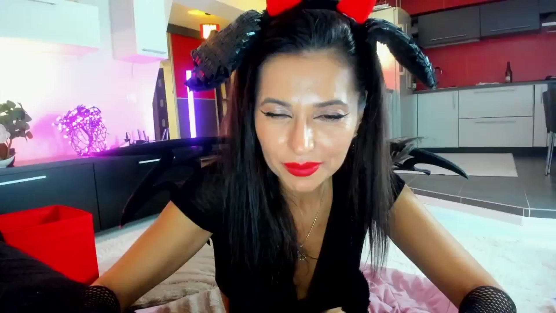 SmileyTinaa video thumbnail