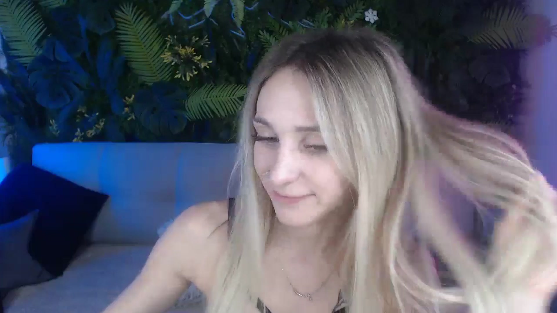 Horny_Blond video thumbnail