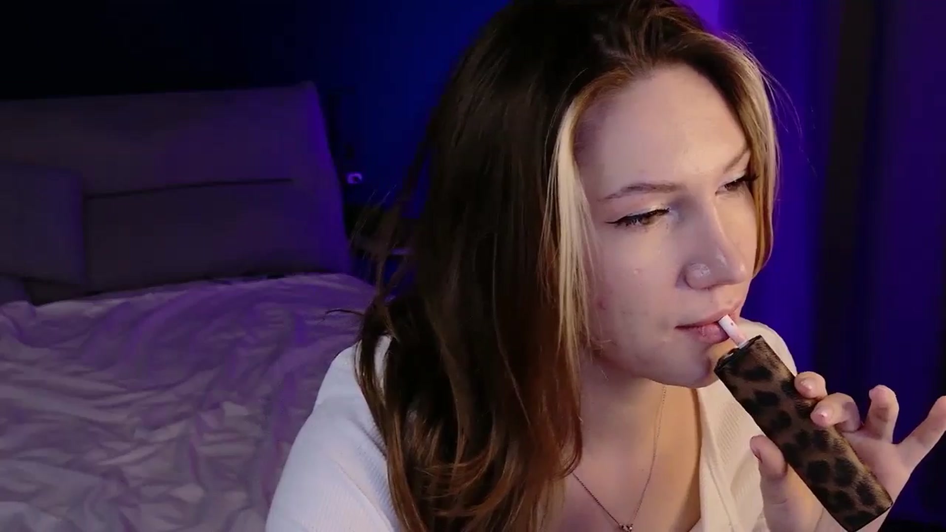 LovelyGin video thumbnail