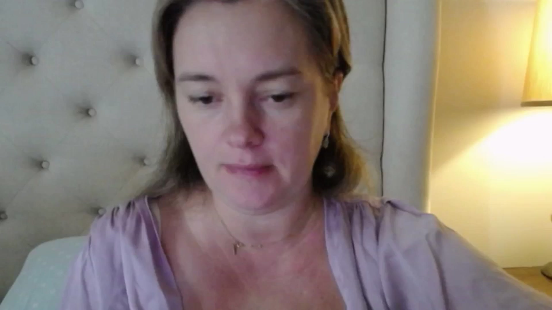 J0llye video thumbnail
