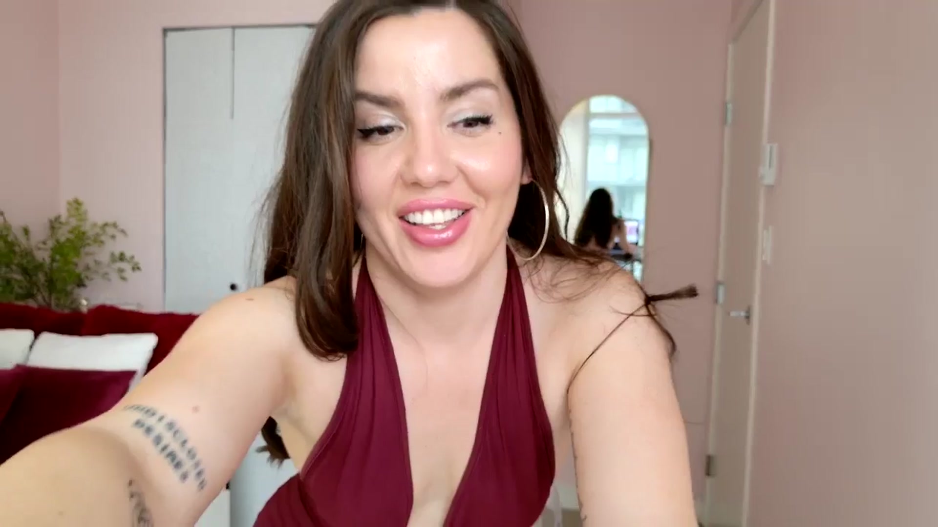 BellaBaxter video thumbnail