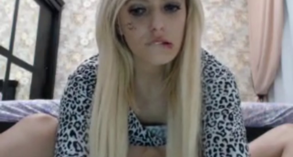 AwesomeBlonde video thumbnail