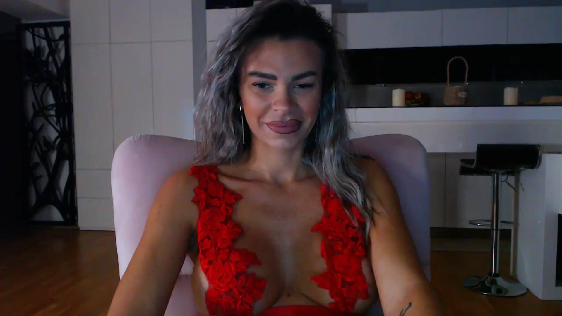 D_y_y video thumbnail