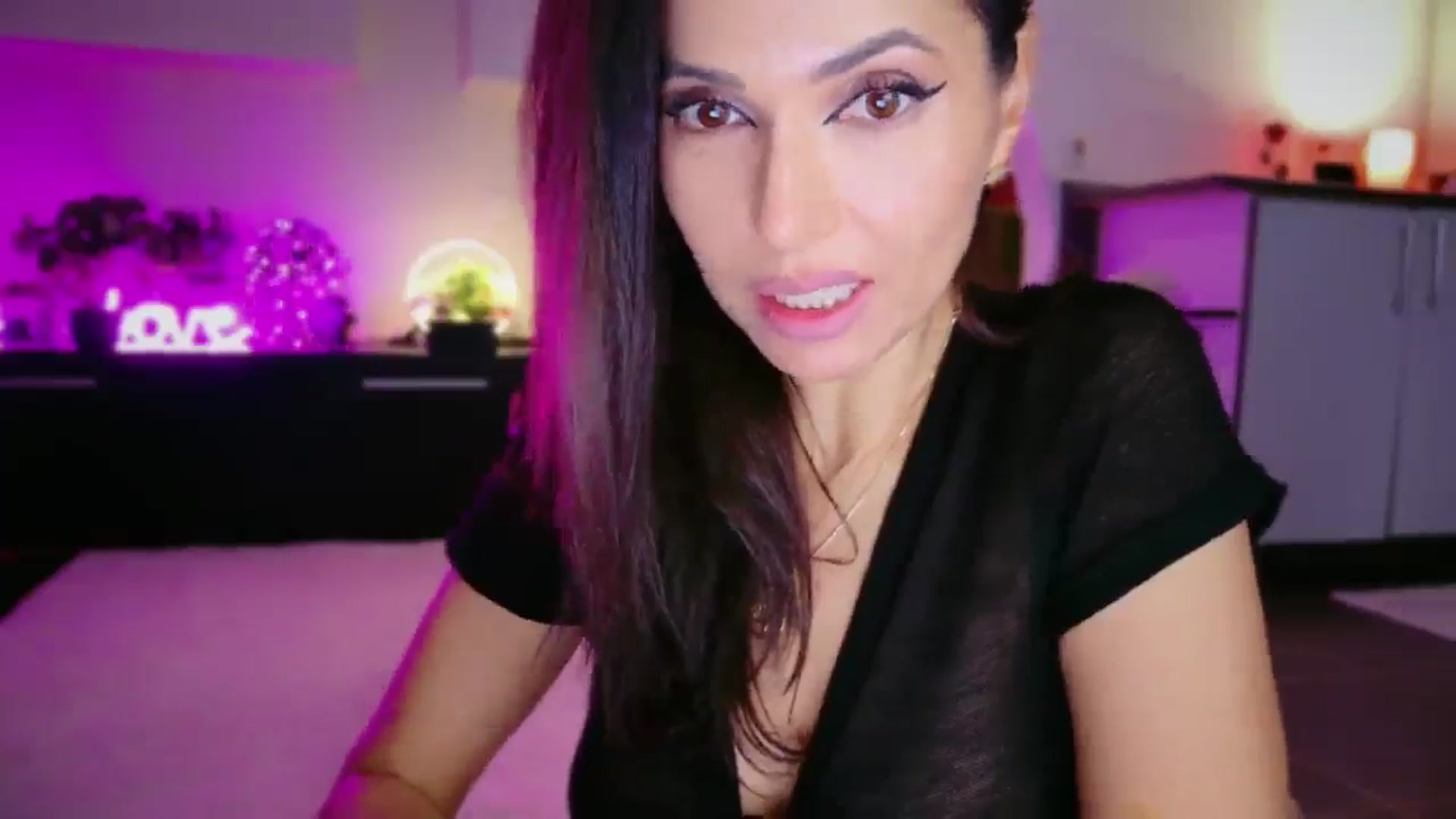 SmileyTinaa video thumbnail