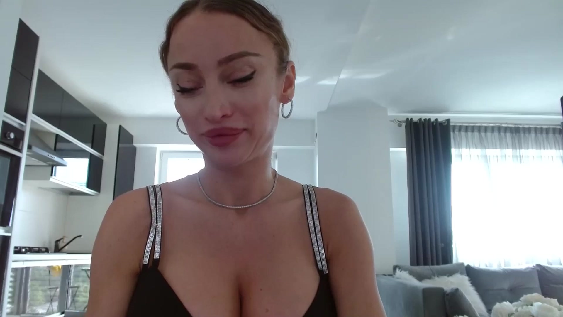 Anayys video thumbnail