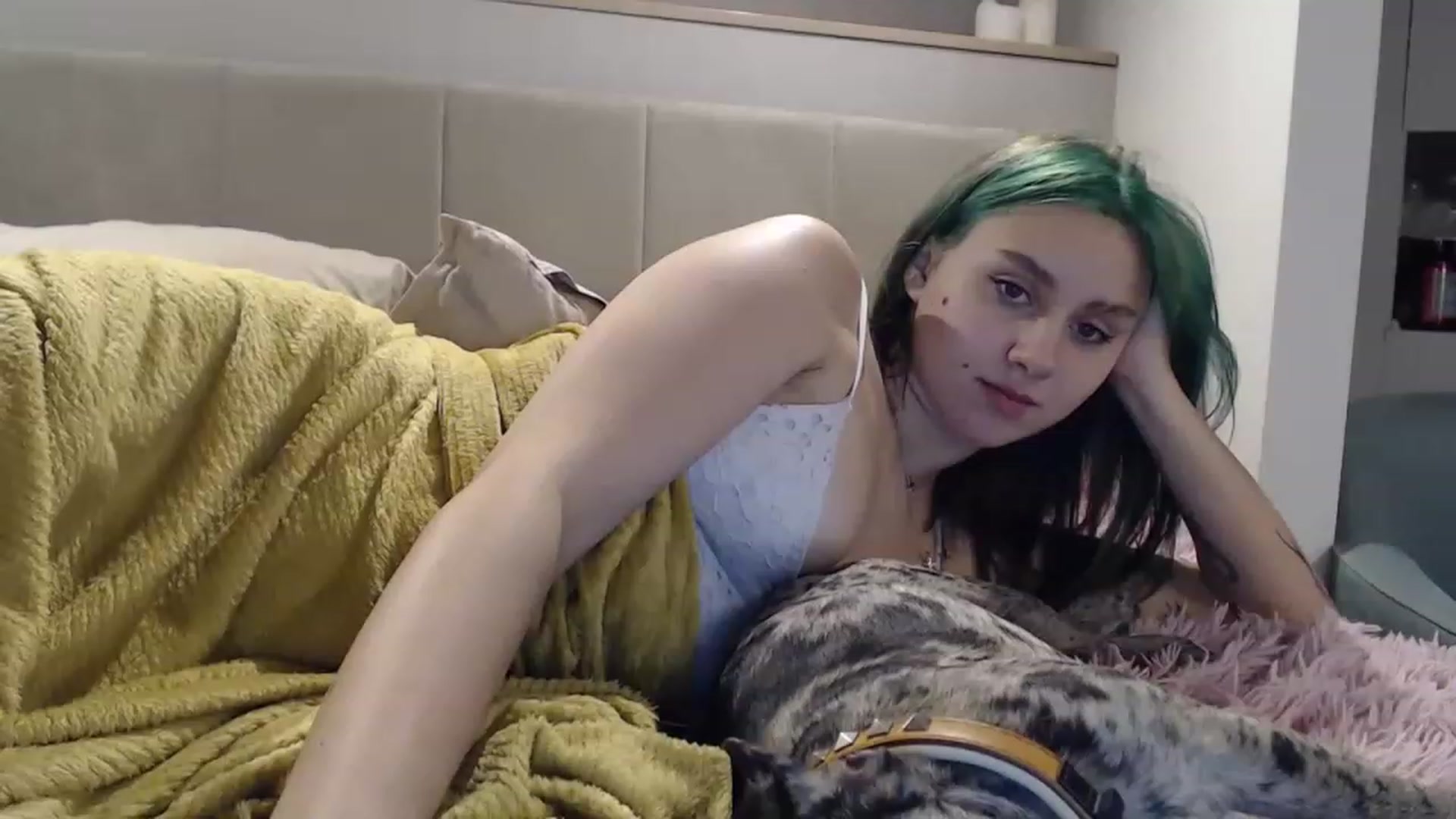 MiaPhaola video thumbnail