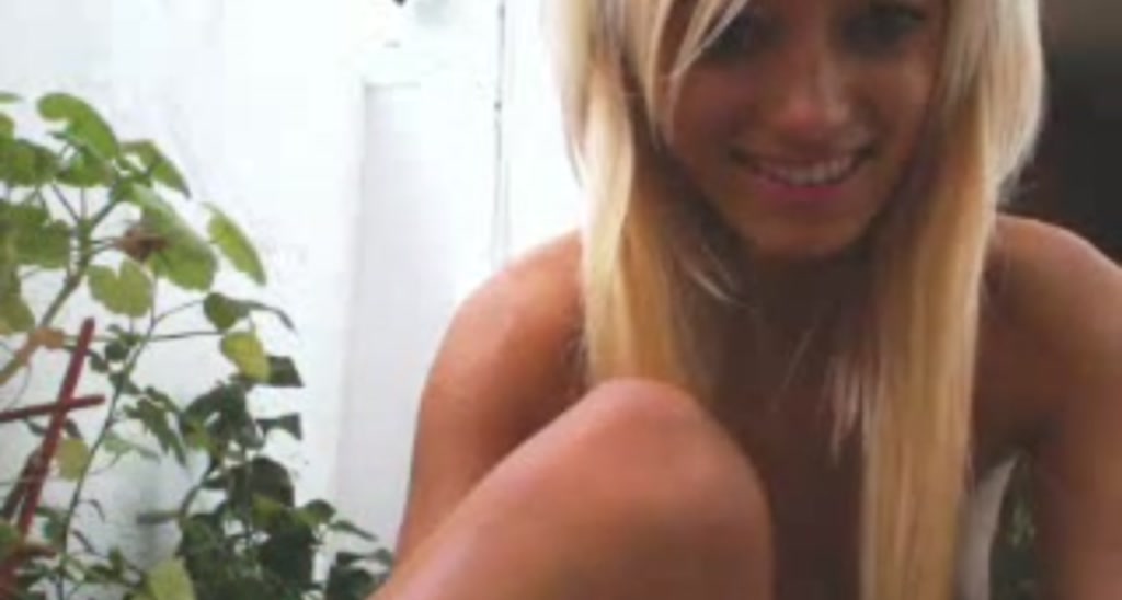 AwesomeBlonde video thumbnail