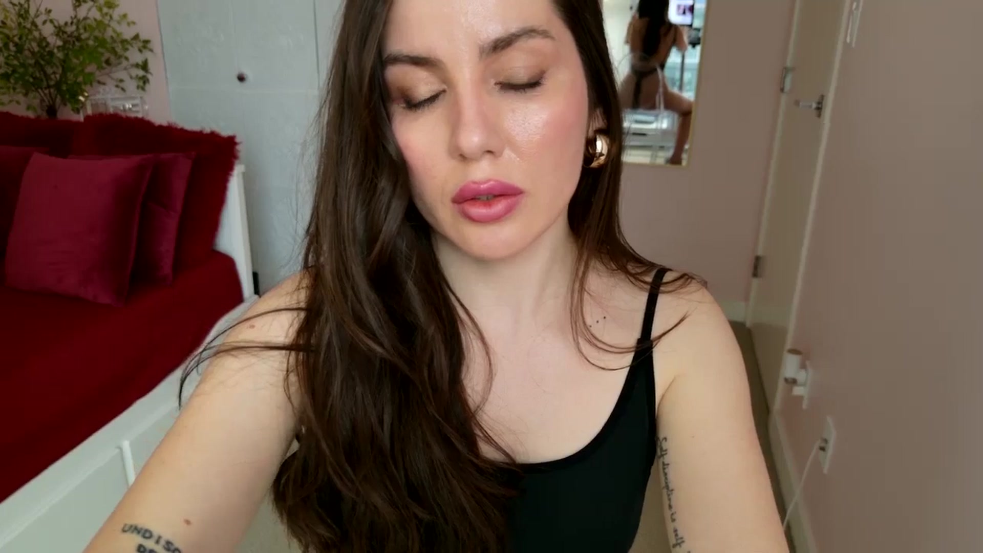 BellaBaxter video thumbnail
