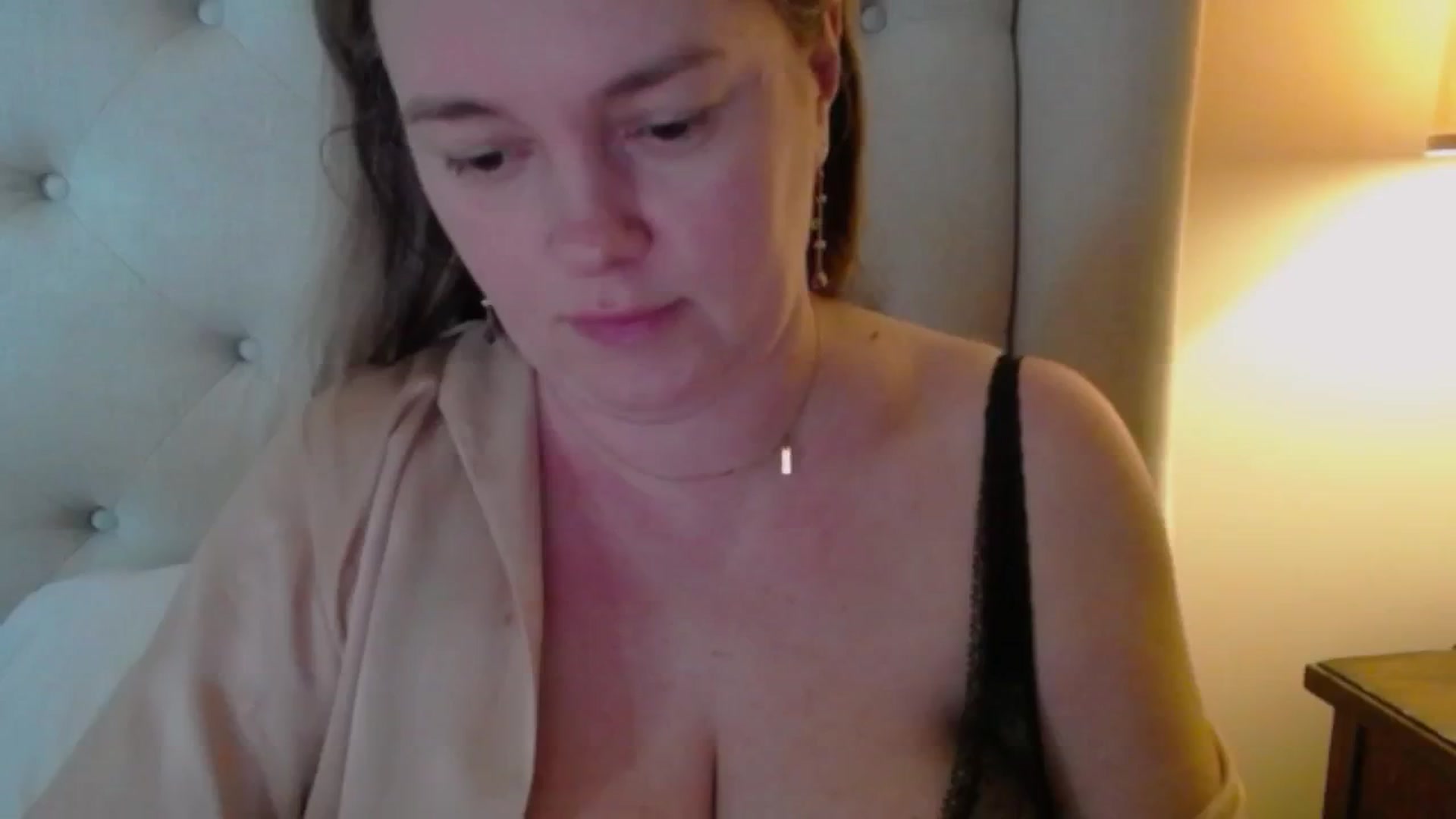 J0llye video thumbnail