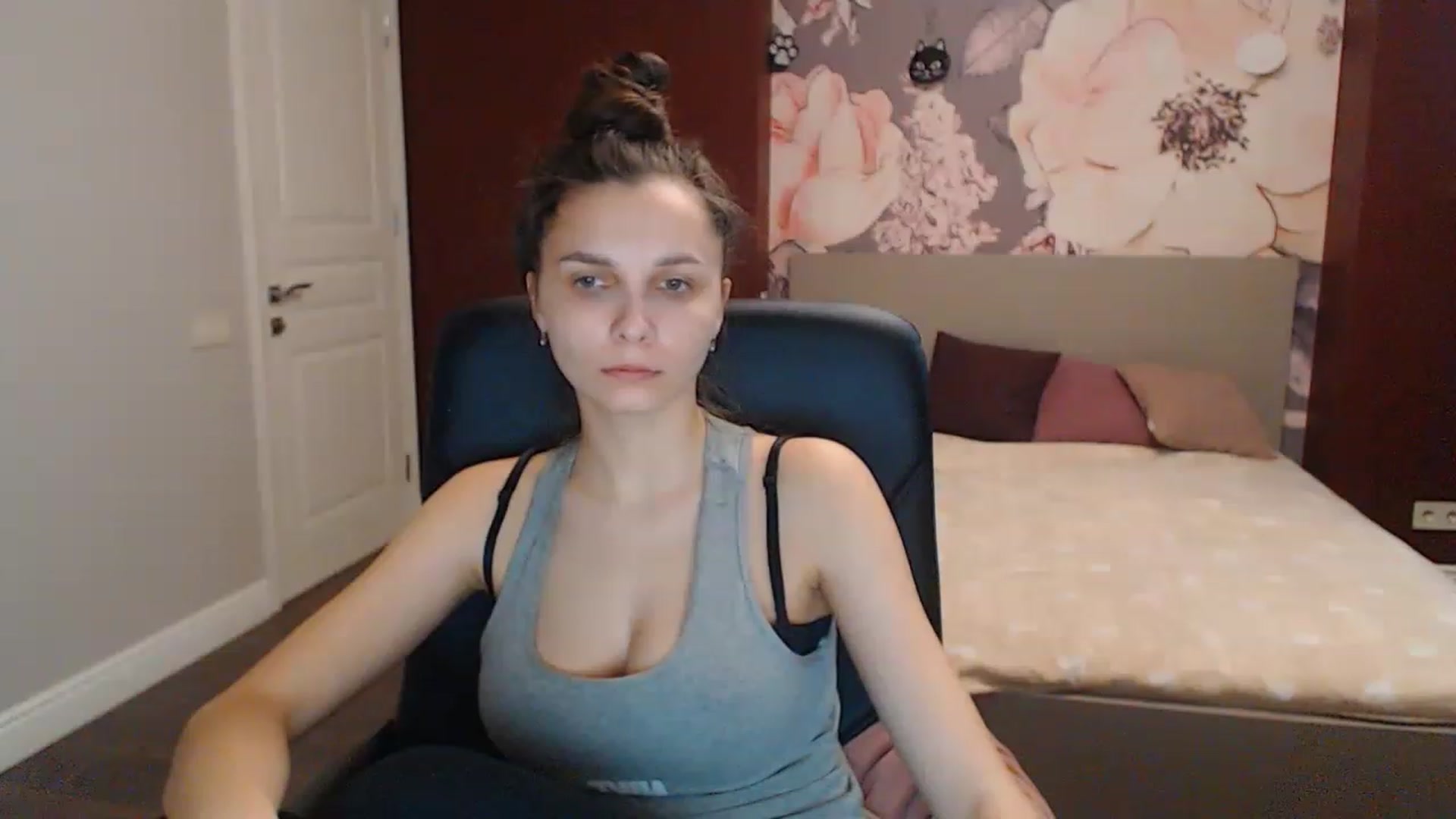 Karina_Mils video thumbnail
