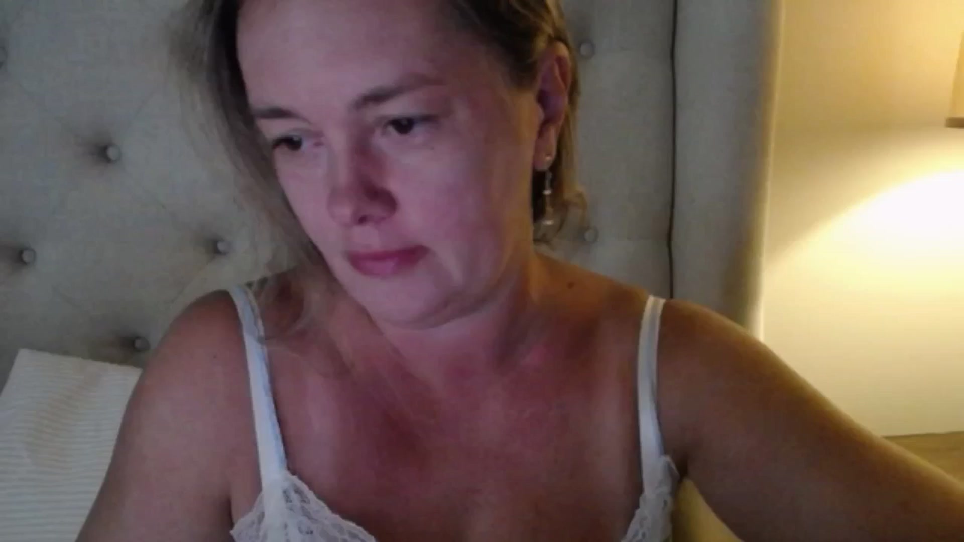 J0llye video thumbnail