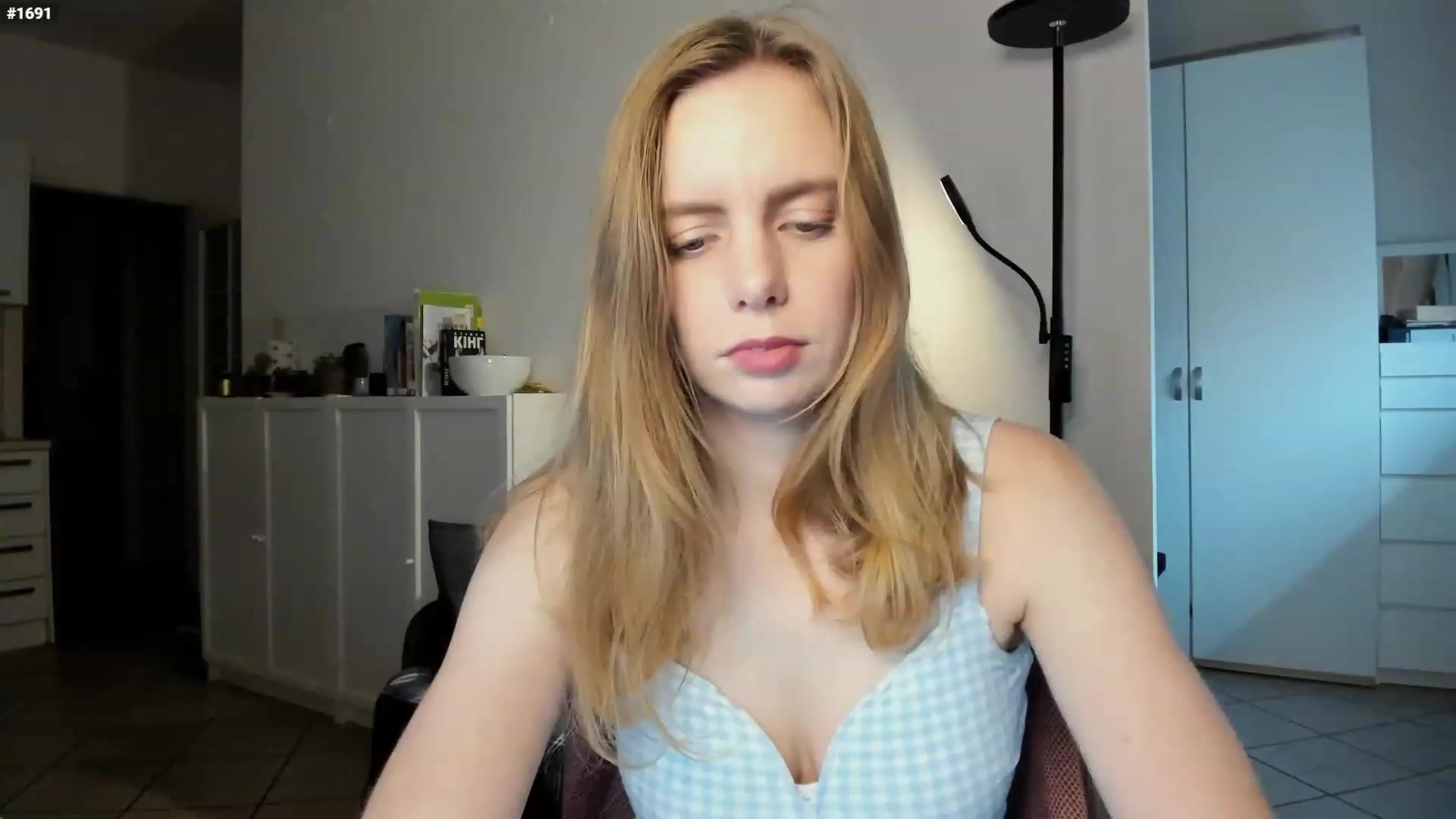 Personage video thumbnail