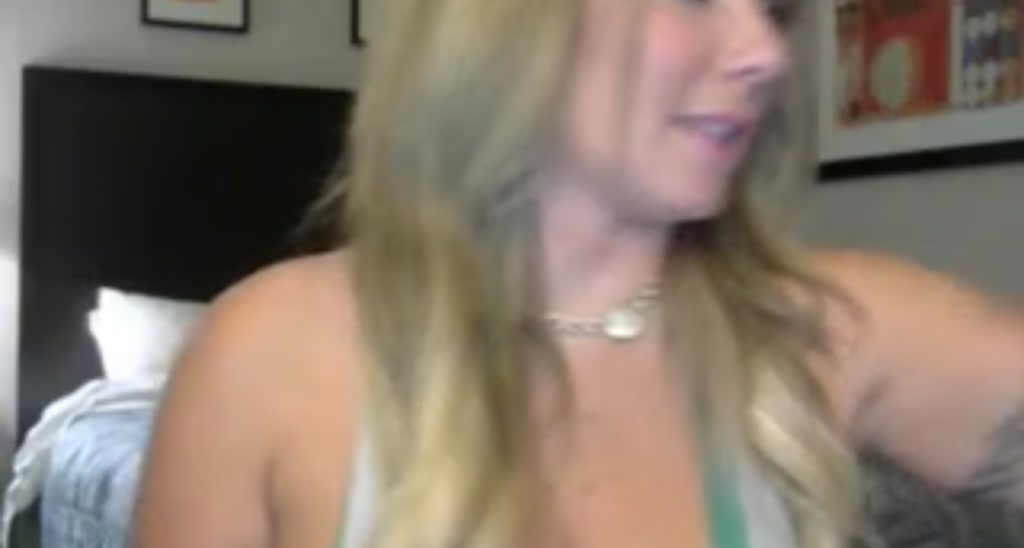 JuicyJamie_69 video thumbnail