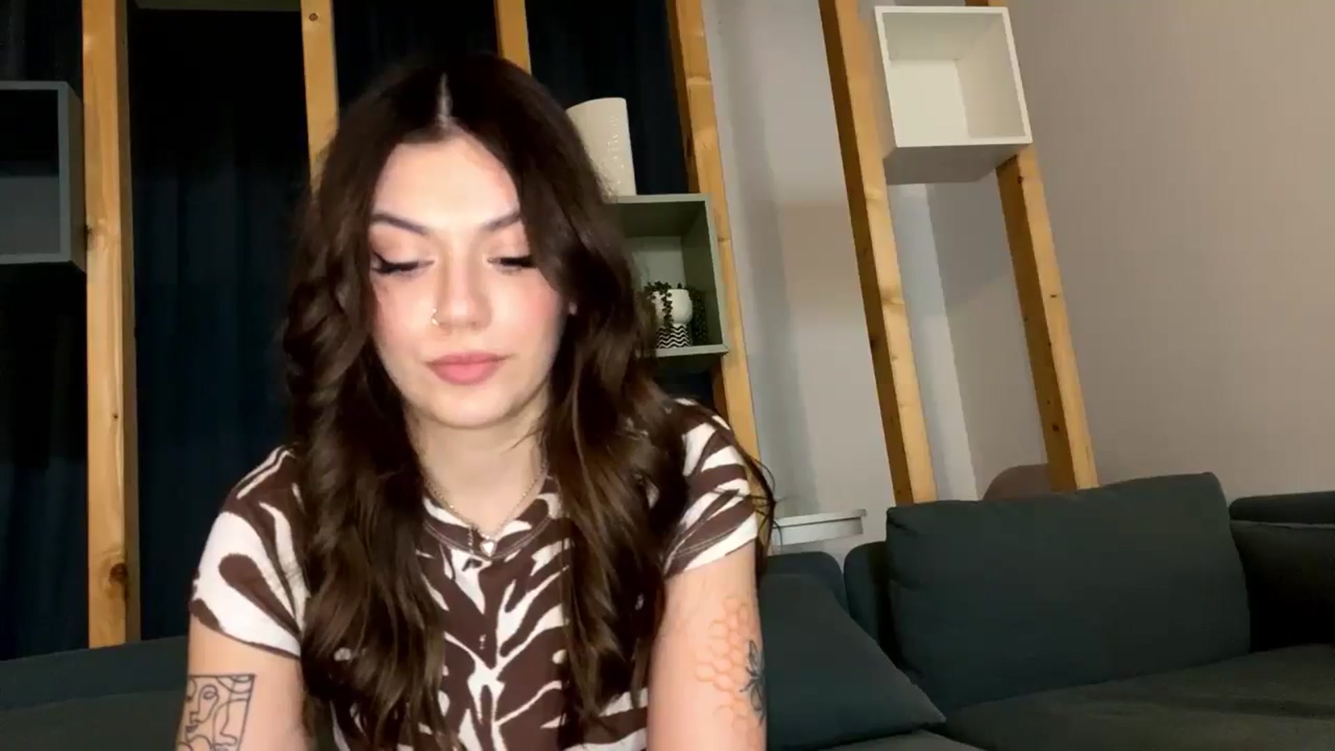 RiriBee video thumbnail